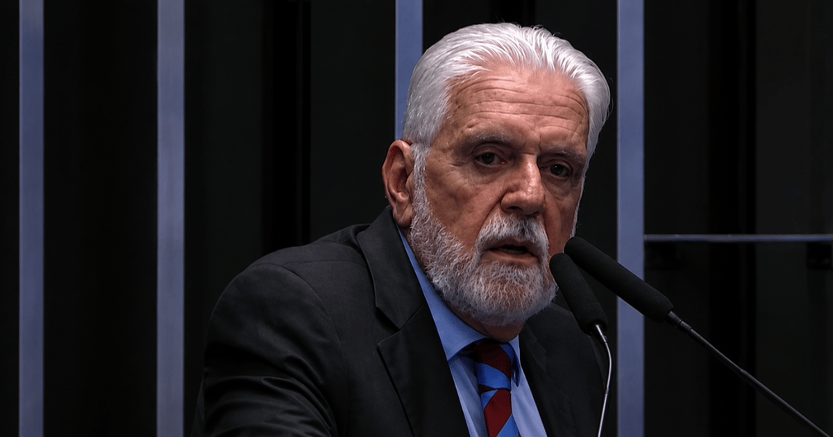 Jaques Wagner durante sessão no Senado Federal após ser citado na 9ª fase da Operação Compliance Zero, investigação da Polícia Federal sobre o caso Banco Master.