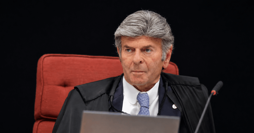 Ministro Luiz Fux durante sessão do STF; magistrado assumirá a presidência da Segunda Turma em meio à repercussão do caso Master.