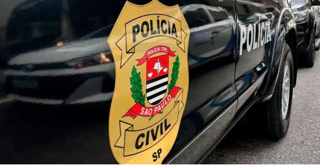 Polícia Civil de São Paulo em operação que investiga contrato de wi-fi da Prefeitura de SP com ONG ligada a filme de Bolsonaro