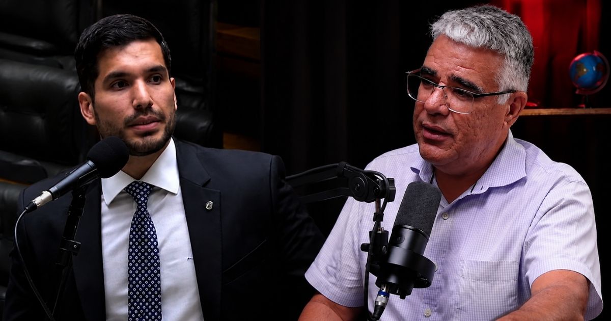 André Fernandes e Eduardo Girão em montagem que ilustra a disputa pela liderança da direita no Ceará para as eleições de 2026.