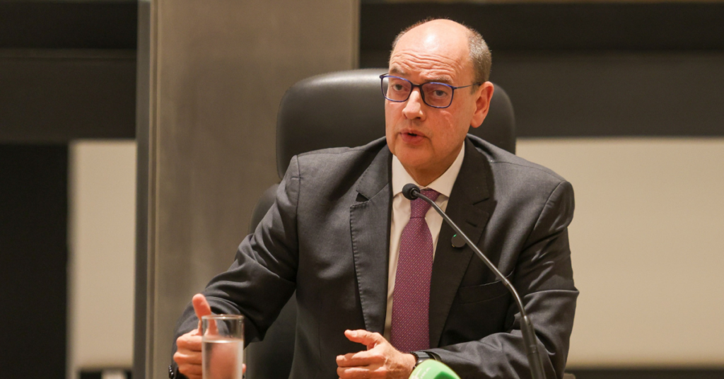 Ricardo Couto participa de reunião no Governo do Rio; governador em exercício autorizou concurso do Inea com 150 vagas