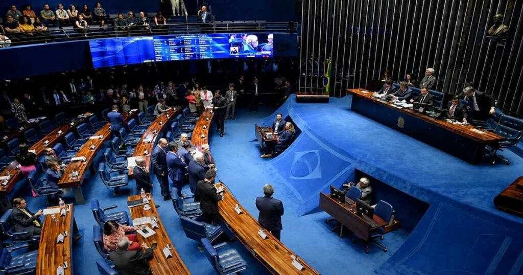 Plenário do Senado Federal durante votação que aprovou a derrubada da resolução do Conanda sobre aborto legal em menores vítimas de estupro.