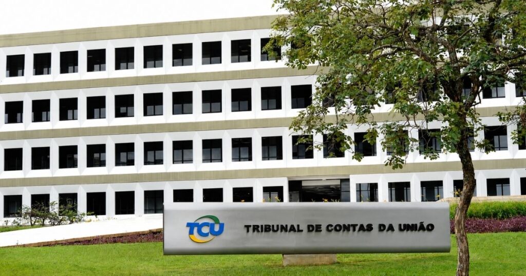 Fachada do Tribunal de Contas da União (TCU), órgão que criou gratificação de até 15% para servidores em funções de direção, chefia e assessoramento.