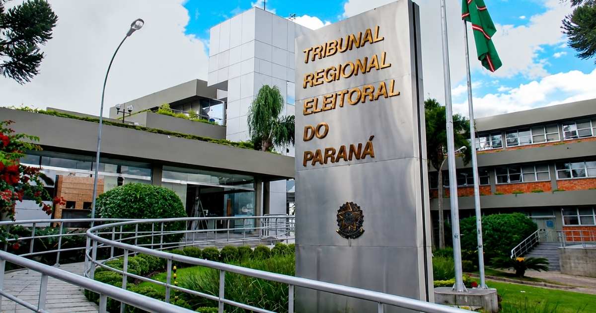 Sede do Tribunal Regional Eleitoral do Paraná, órgão responsável por decisões sobre cassação de mandatos eletivos.