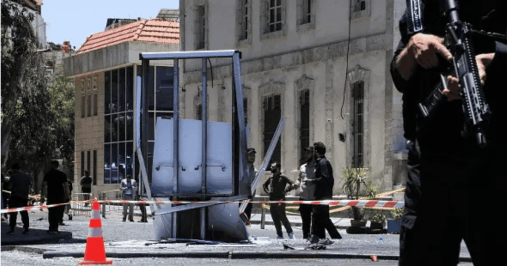 Explosão em frente ao hotel onde o presidente francês Emmanuel Macron estava hospedado durante visita oficial a Damasco, na Síria.