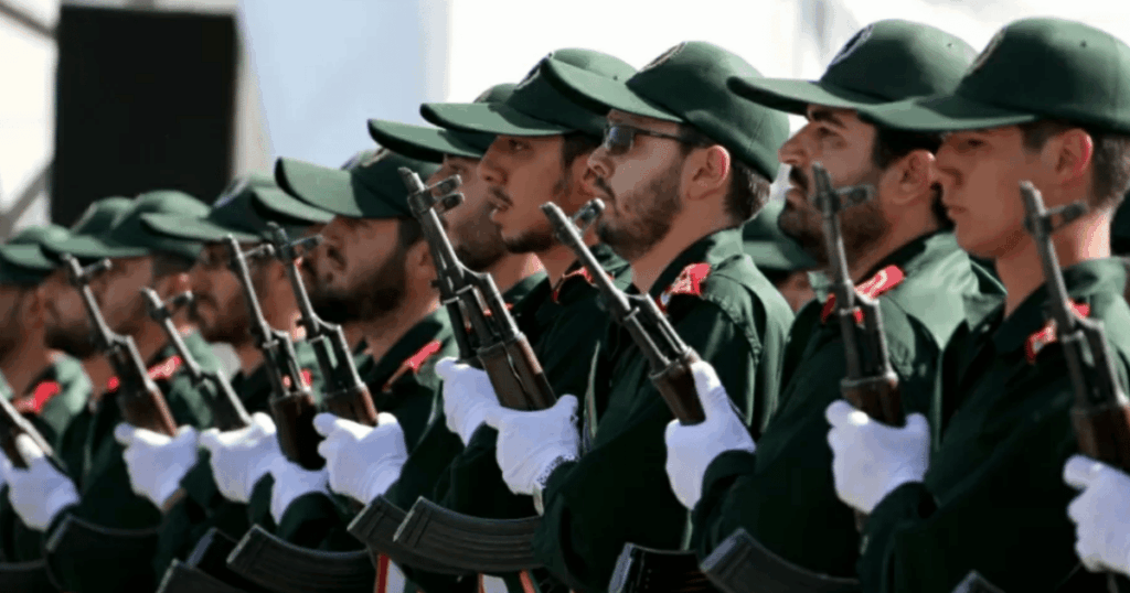 Guarda Revolucionária do Irã anuncia ataque contra bases militares dos Estados Unidos no Kuwait e no Bahrein.