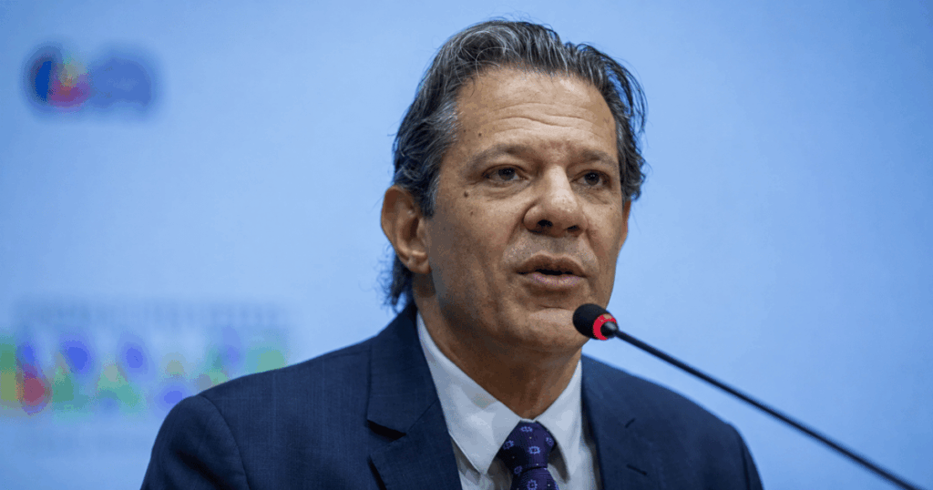 Fernando Haddad durante evento público após aula interrompida por tumulto na Unicamp.