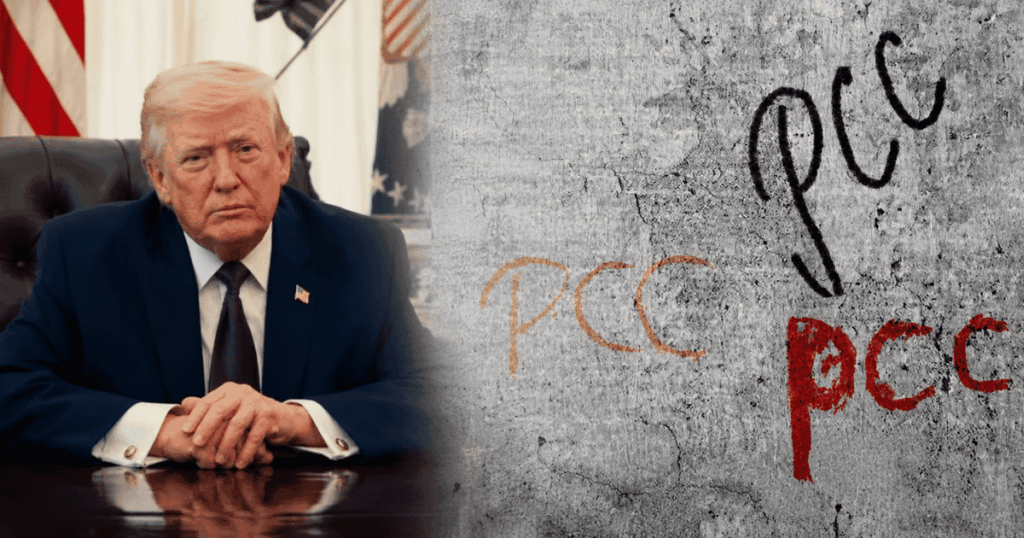 Presidente dos Estados Unidos, Donald Trump, ao lado de ilustração com a sigla PCC, representando as sanções americanas contra brasileiros acusados de integrar esquema de lavagem de dinheiro ligado à facção.
