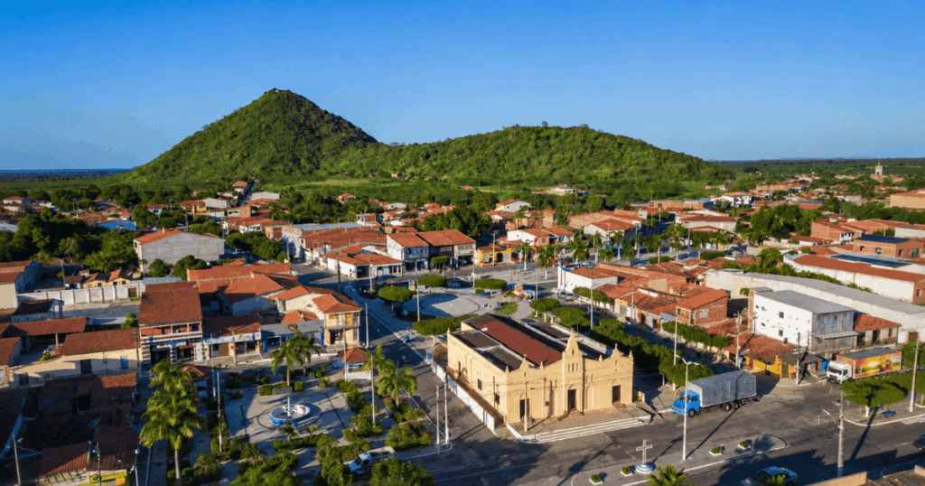 Imagem relacionada à Operação Coactio, da Polícia Federal e da Ficco, que investiga a possível atuação de organização criminosa nas eleições municipais de 2024 em Ocara, no Ceará.