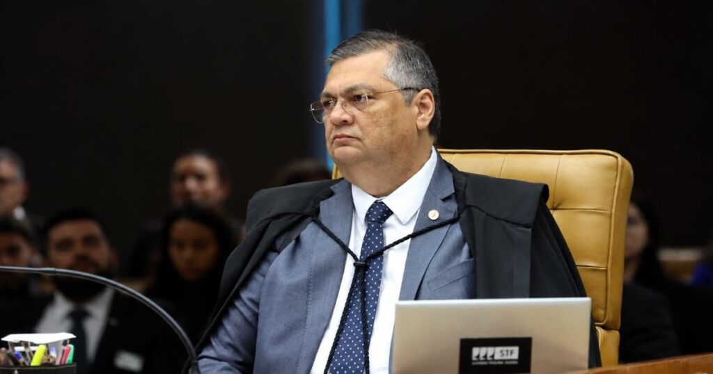 Ministro Flávio Dino durante sessão plenária do STF