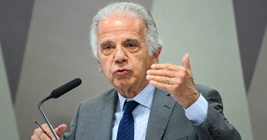 José Múcio, ministro da Defesa, durante pronunciamento