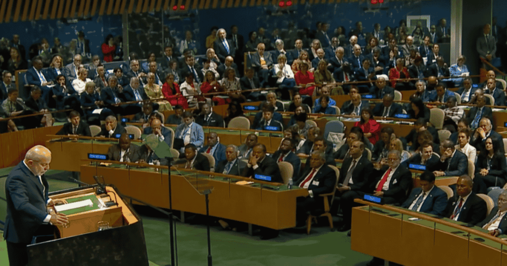 Presidente Lula discursa na Assembleia Geral da ONU diante de representantes de diversos países