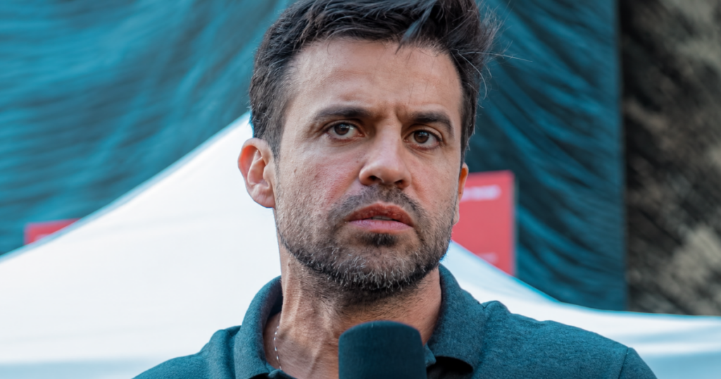 Pablo Marçal, que segue inelegível até 2032, durante evento