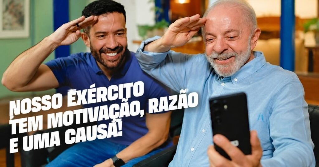 Presidente Lula e deputado André Janones fazem saudação militar em imagem de divulgação do canal Exército do Lula no WhatsApp.